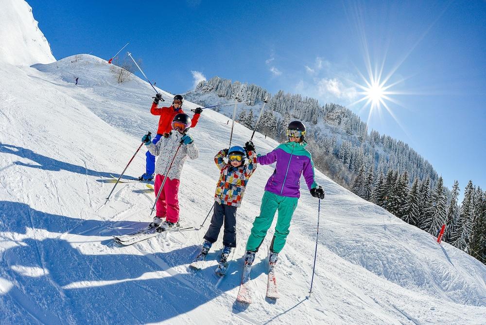 Hotel Alpen Roc La Clusaz Eksteriør bilde