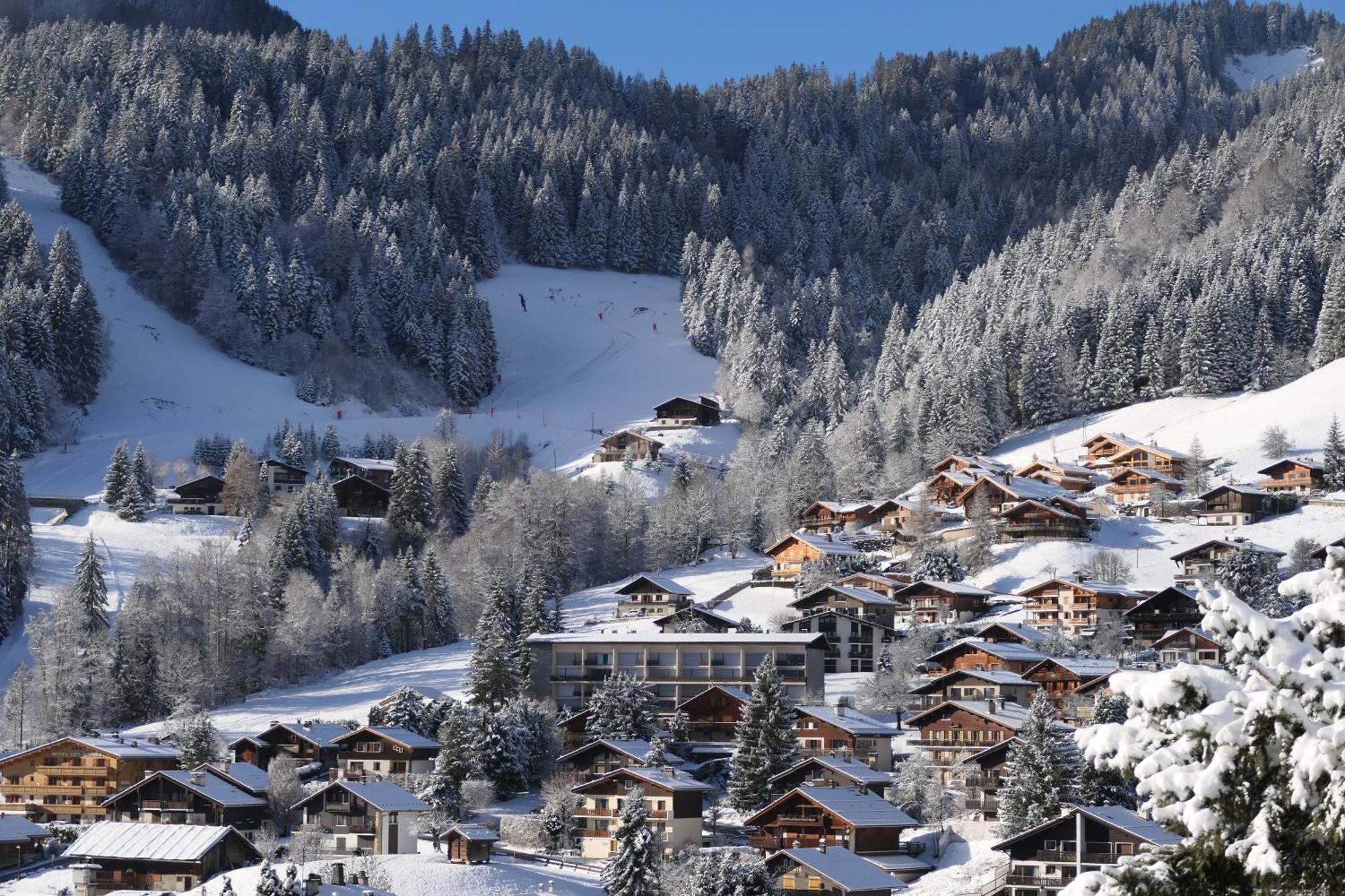 Hotel Alpen Roc La Clusaz Eksteriør bilde