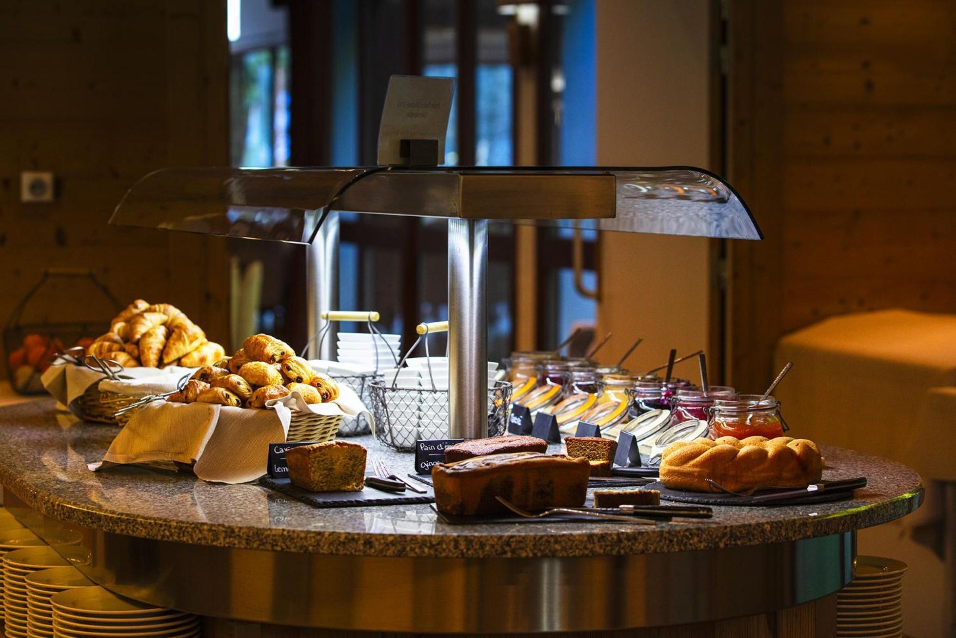 Hotel Alpen Roc La Clusaz Eksteriør bilde